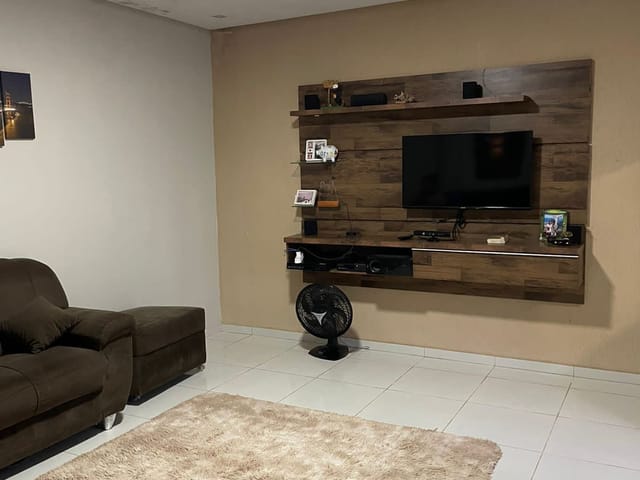 Casa 2 quartos e 2 banheiros, à venda, no bairro Centenário em Campo Grande