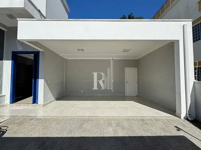 Casa com 315m² 3 quartos e 3 banheiros, à venda, no bairro Universitário em Tijucas