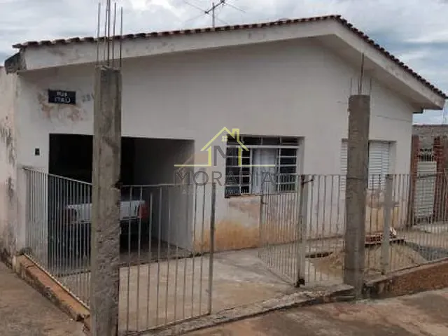 Casa com 220m² 2 quartos e 1 banheiro, à venda, no bairro Parque dos Municípios I em Guaxupé
