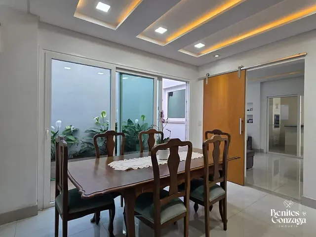 Casa 3 quartos e 5 banheiros, à venda, no bairro Jardim Novo Horizonte em Maringá
