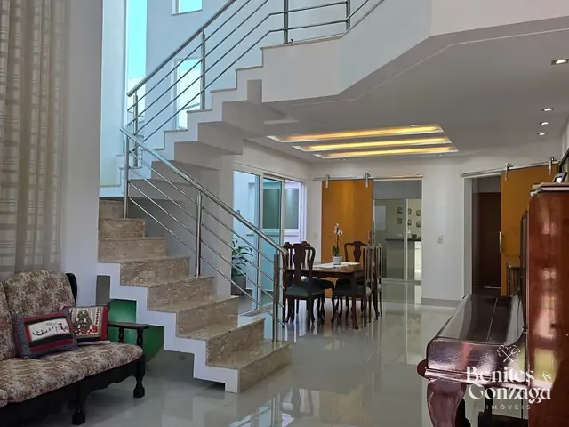 Casa 3 quartos e 5 banheiros, à venda, no bairro Jardim Novo Horizonte em Maringá