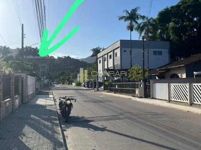 Casa com 300m² 2 quartos e 2 banheiros, à venda, no bairro várzea em Itapema