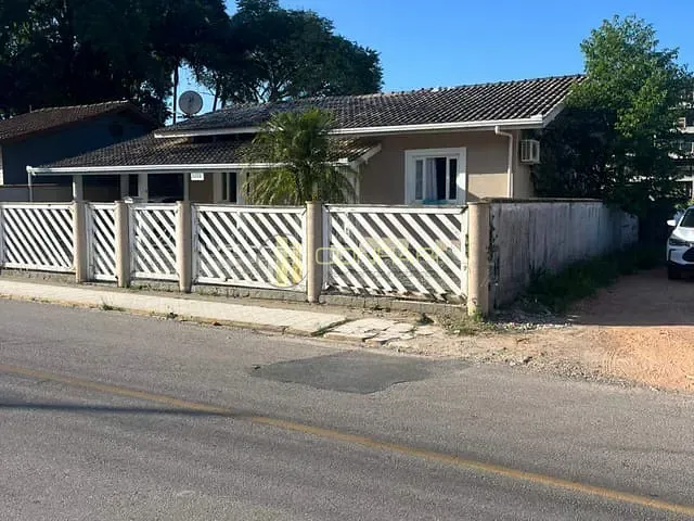 Casa com 300m² 2 quartos e 2 banheiros, à venda, no bairro várzea em Itapema