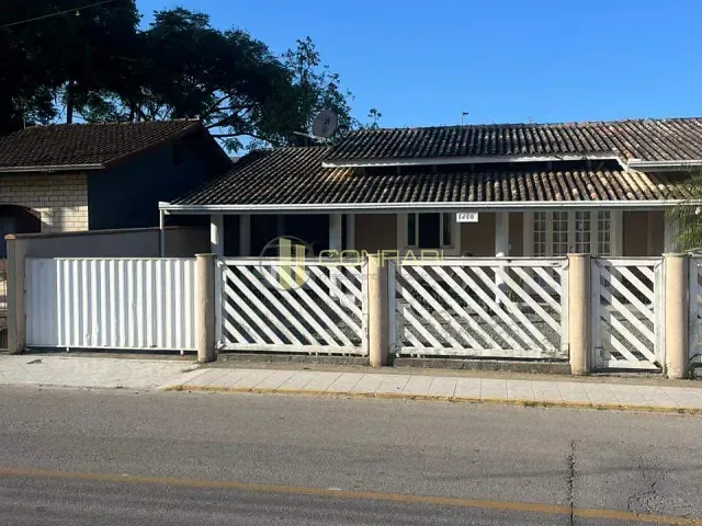 Casa com 300m² 2 quartos e 2 banheiros, à venda, no bairro várzea em Itapema