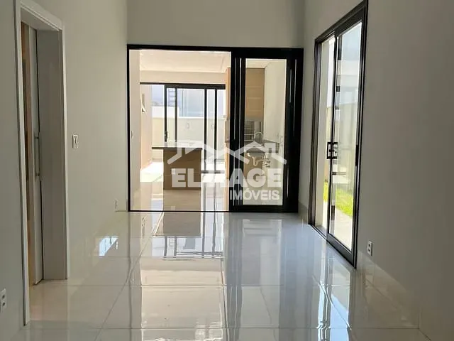 Casa com 300m² 3 quartos e 3 banheiros, à venda, no bairro Jardim Imperial em Cuiabá