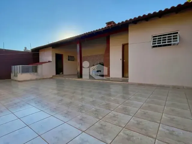 Casa com 367m² 3 quartos e 3 banheiros, à venda, no bairro Jardim Roland em Rolândia