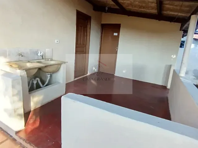 Casa 3 quartos e 1 banheiro, para alugar, no bairro Manoel Müller em Rolândia