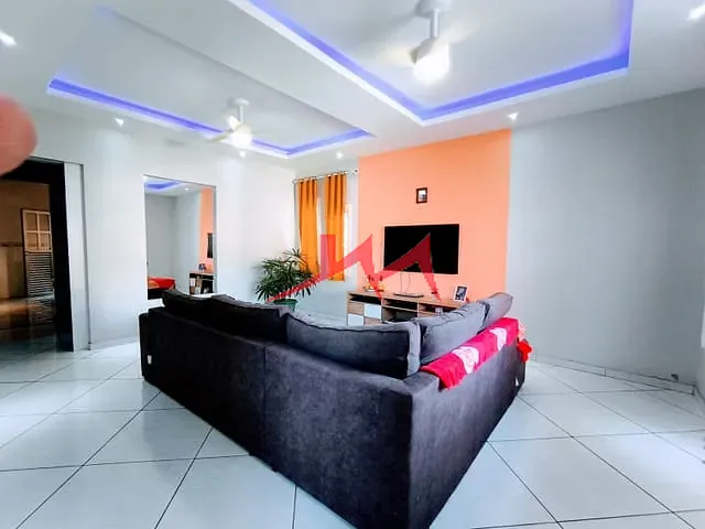 Casa com 438m² 2 quartos e 3 banheiros, à venda, no bairro Capote em São Gonçalo