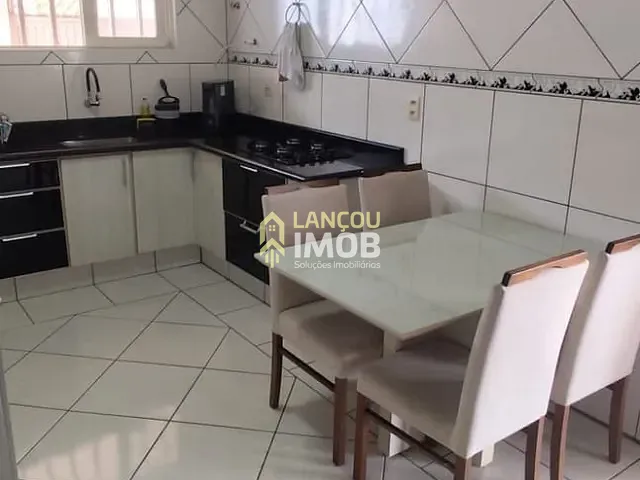 Casa 2 quartos e 1 banheiro, à venda, no bairro Jardim Tamoio em Jundiaí