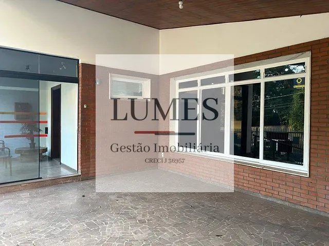 Casa com 427m², para alugar, no bairro Vila Frezzarin em Americana