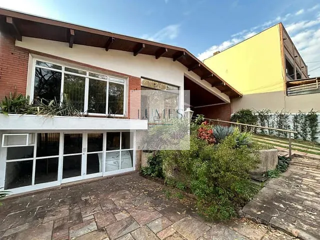 Casa com 427m², para alugar, no bairro Vila Frezzarin em Americana