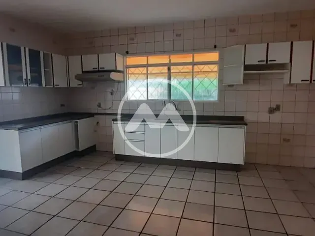 Casa com 368m² 3 quartos e 3 banheiros, à venda, no bairro Zona 02 em Cianorte