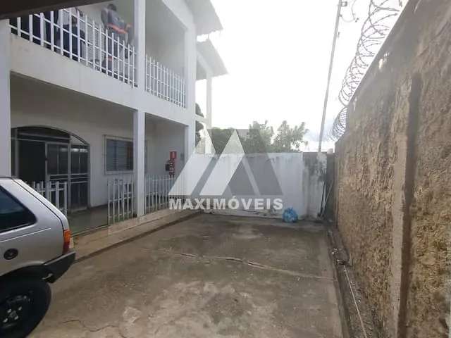 Casa com 540m² 6 quartos e 2 banheiros, à venda, no bairro Renascença em Araçuaí