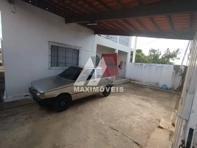 Casa com 540m² 6 quartos e 2 banheiros, à venda, no bairro Renascença em Araçuaí