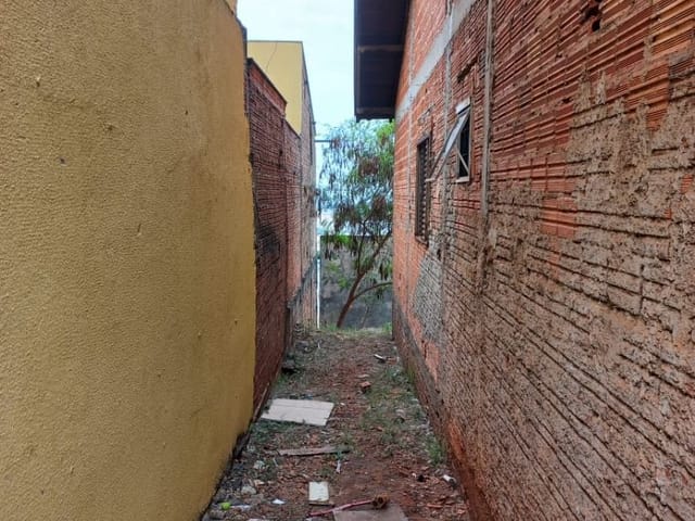 Casa com 252m² 3 quartos e 1 banheiro, à venda, no bairro Jardim Cidade Verde em Cambé