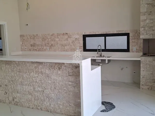 Casa com 474m² 3 quartos e 4 banheiros, à venda, no bairro Parque Amperco em Cuiabá