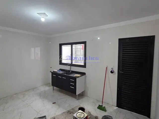 Sobrado com 73m² 2 quartos e 1 banheiro, à venda ou para alugar, no bairro Cidade Kemel em São Paulo