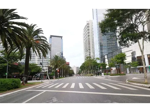 Casa 5 quartos e 4 banheiros, à venda, no bairro Morumbi em São Paulo