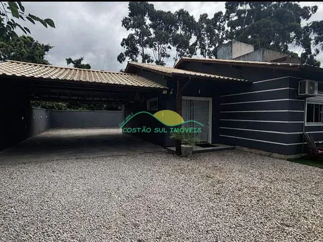 Casa com 360m² 3 quartos e 3 banheiros, à venda, no bairro Morro das Pedras em Florianópolis