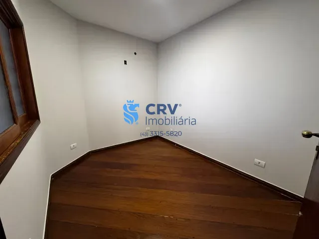 Casa com 525m² 4 quartos e 6 banheiros, para alugar, no bairro Colonial em Londrina