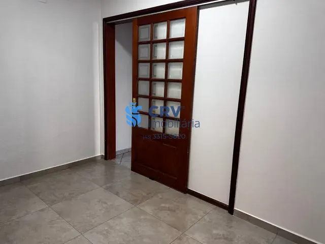 Casa com 525m² 4 quartos e 6 banheiros, para alugar, no bairro Colonial em Londrina