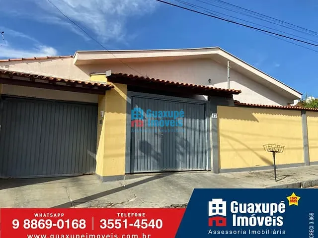 Casa com 260m², à venda, no bairro BEBEDOURO em GUAXUPÉ