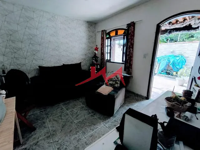 Casa com 180m² 2 quartos e 1 banheiro, à venda, no bairro Jardim Catarina em São Gonçalo