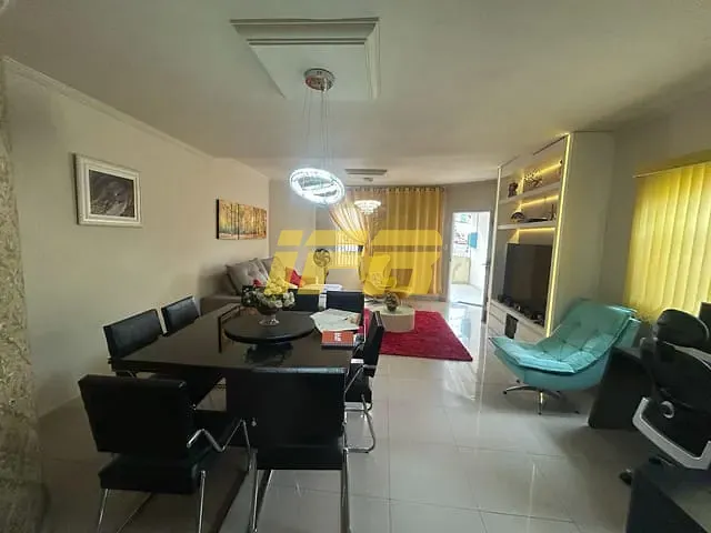 Casa com 138m² 4 quartos e 2 banheiros, à venda, no bairro Monção em Taubaté