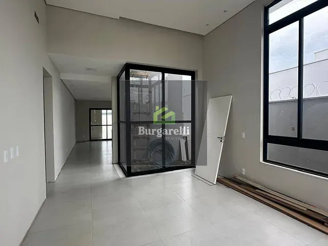 Casa 3 quartos e 2 banheiros, para alugar, no bairro Residencial Sant'ana I em Lavras