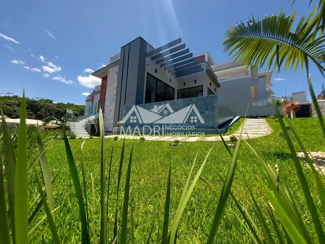 Casa com 450m² 3 quartos e 4 banheiros, à venda, no bairro Pedra Branca em Palhoça