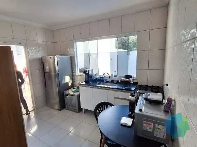 Casa com 175m² 3 quartos e 2 banheiros, à venda ou para alugar, no bairro Residencial São Bento em Salto