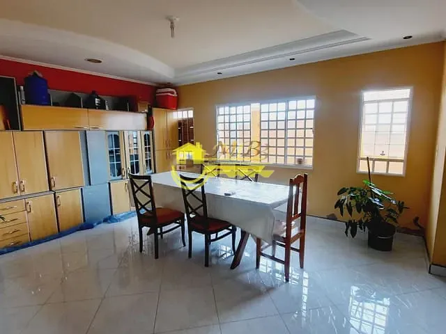 Casa com 180m² 4 quartos e 4 banheiros, à venda, no bairro Vila Aeroporto em Campinas