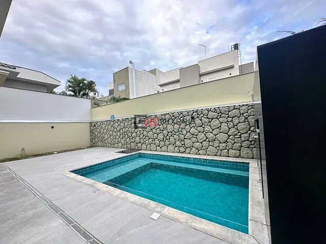 Casa 5 quartos e 6 banheiros, à venda, no bairro Esperança em Londrina