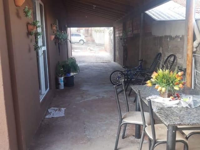Casa com 254m² 4 quartos e 2 banheiros, à venda, no bairro Conjunto Habitacional Doutor José dos Santos Rocha em Cambé