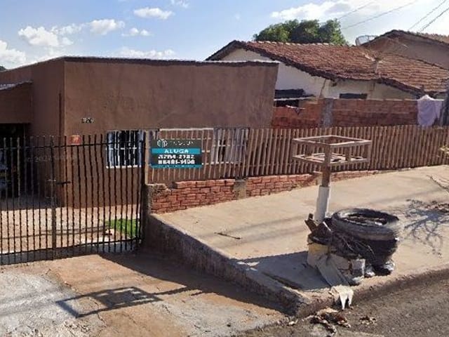 Casa com 254m² 4 quartos e 2 banheiros, à venda, no bairro Conjunto Habitacional Doutor José dos Santos Rocha em Cambé