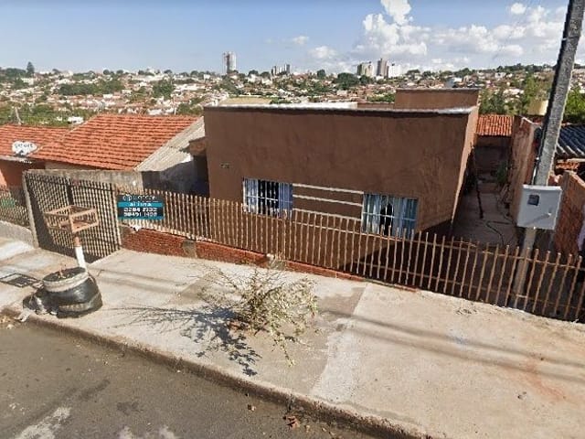 Casa com 254m² 4 quartos e 2 banheiros, à venda, no bairro Conjunto Habitacional Doutor José dos Santos Rocha em Cambé