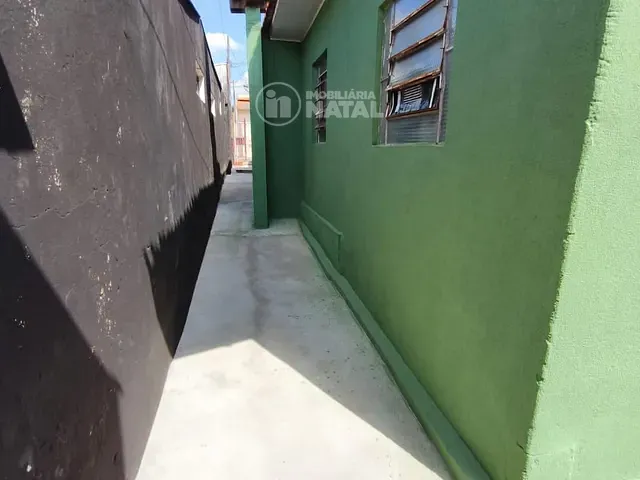 Casa com 50m² 2 quartos e 1 banheiro, para alugar, no bairro Leonor em Londrina