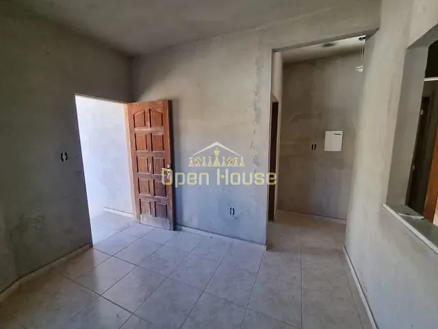 Casa 2 quartos e 1 banheiro, à venda, no bairro Roma em Volta Redonda