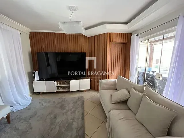 Casa com 401m² 4 quartos e 4 banheiros, à venda, no bairro Altos de Bragança em Bragança Paulista