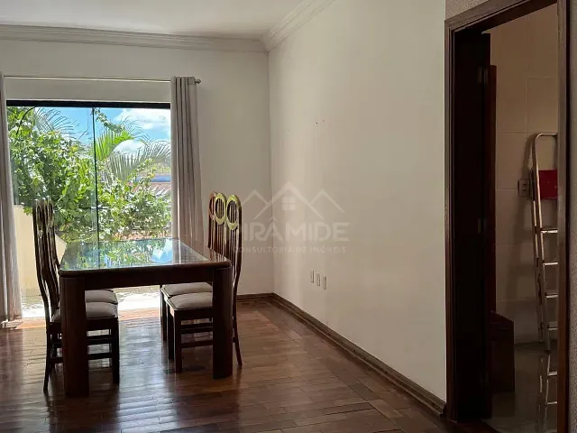 Casa 3 quartos e 1 banheiro, para alugar, no bairro Estância Poços de Caldas em Poços de Caldas