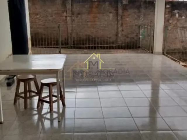 Casa com 420m² 4 quartos e 3 banheiros, à venda, no bairro Parque do Lago em Guaxupé