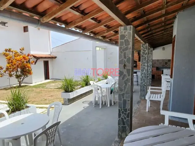 Casa 3 quartos e 2 banheiros, à venda, no bairro Olivença em Ilhéus