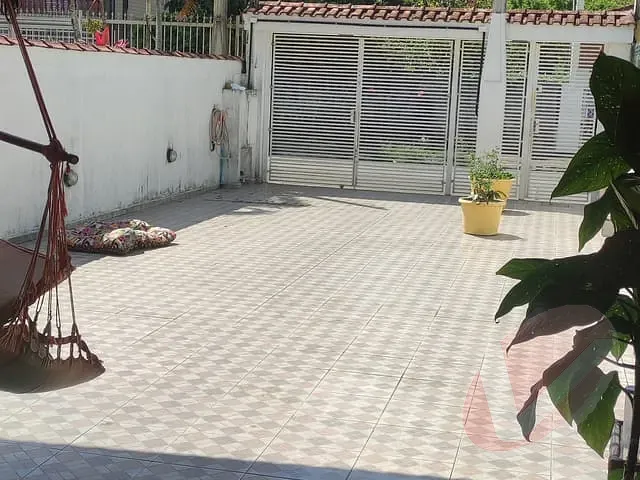 Casa com 303m² 2 quartos e 1 banheiro, à venda, no bairro Caiçara em Praia Grande