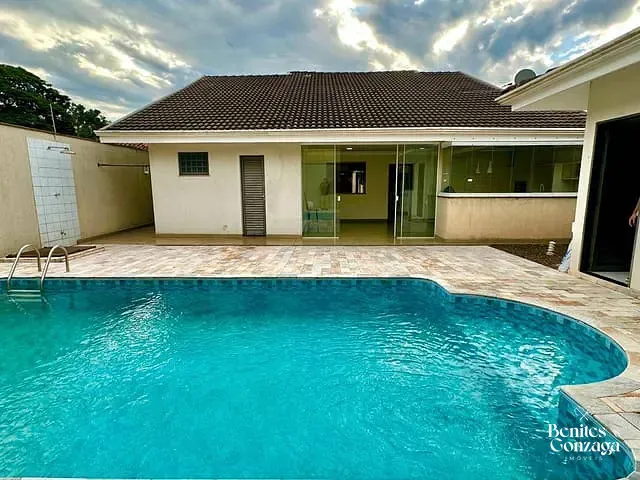 Casa 3 quartos e 2 banheiros, à venda, no bairro Vila Ipiranga em Maringá