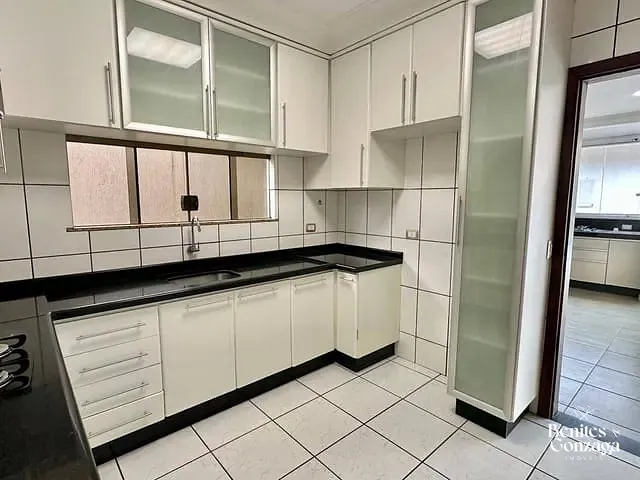 Casa 3 quartos e 2 banheiros, à venda, no bairro Vila Ipiranga em Maringá