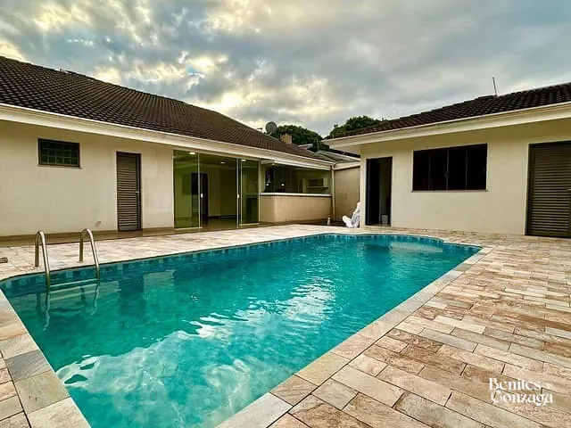 Casa 3 quartos e 2 banheiros, à venda, no bairro Vila Ipiranga em Maringá