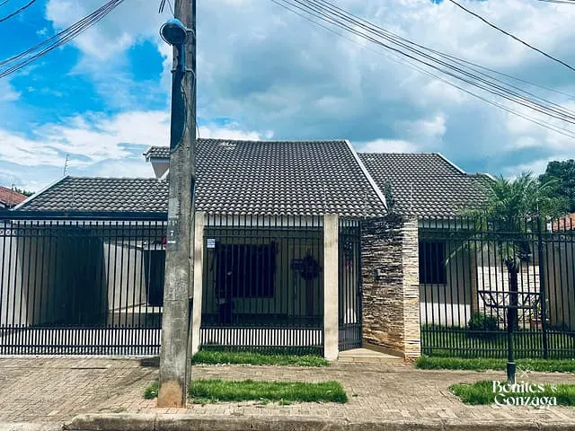 Casa 3 quartos e 2 banheiros, à venda, no bairro Vila Ipiranga em Maringá