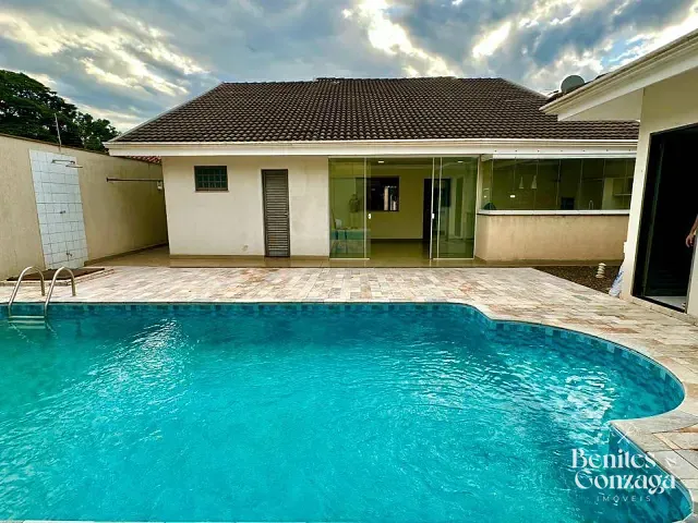 Casa 3 quartos e 2 banheiros, à venda, no bairro Vila Ipiranga em Maringá