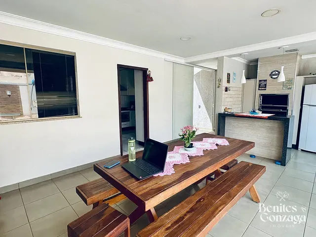 Casa 3 quartos e 2 banheiros, à venda, no bairro Vila Ipiranga em Maringá