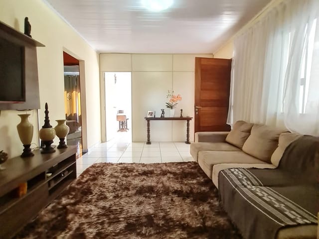 Casa 3 quartos e 2 banheiros, à venda, no bairro Chapada em Ponta Grossa